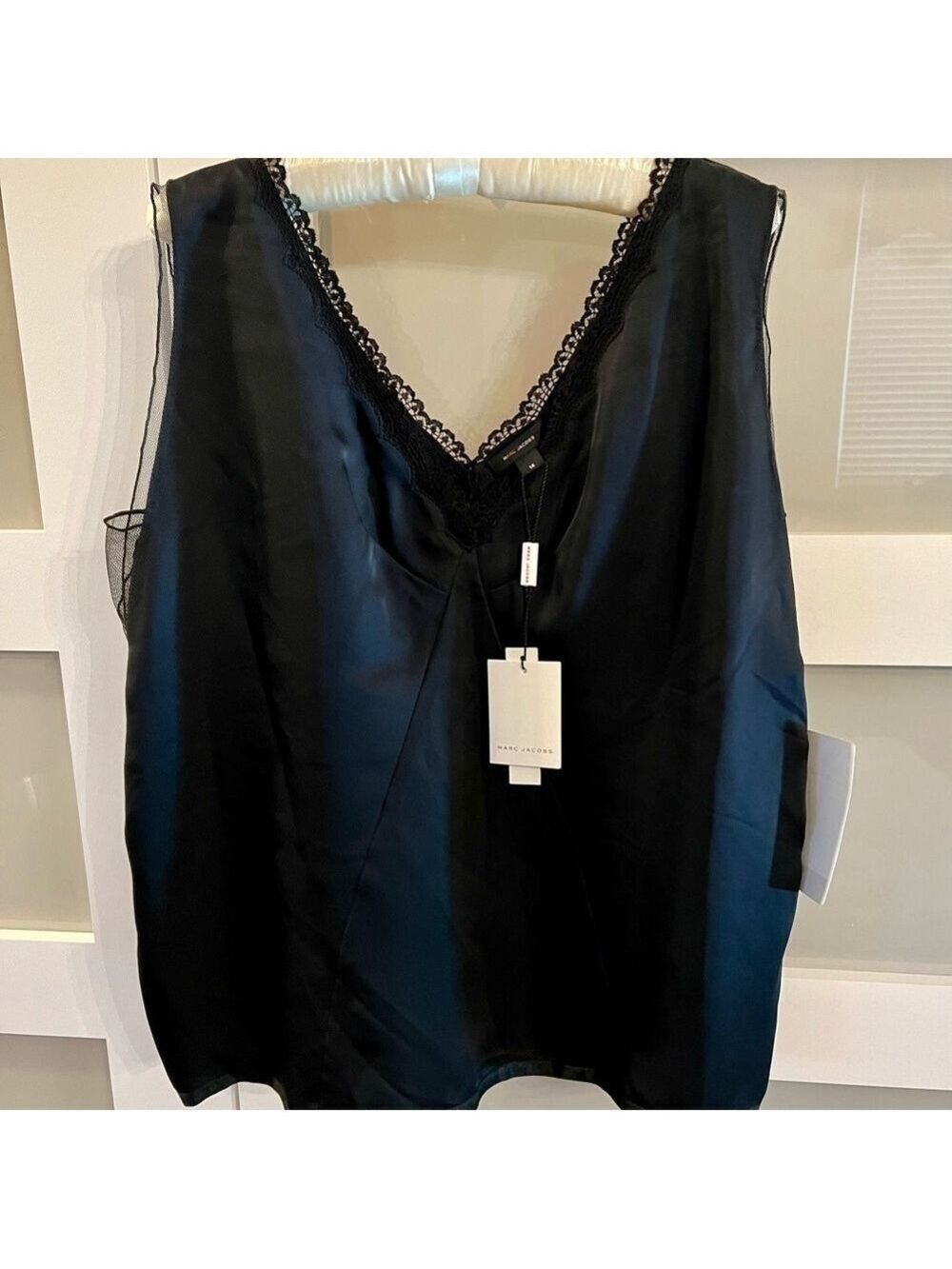 𝅺MARC JACOBS black cami top. Size 14